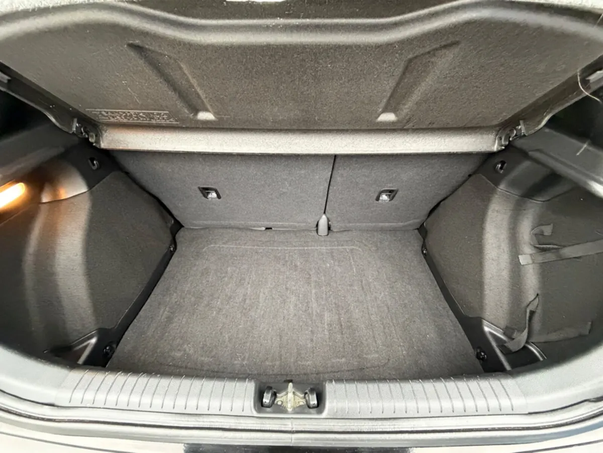 Hyundai i20 Hatchback, Petrol, 2020, Black