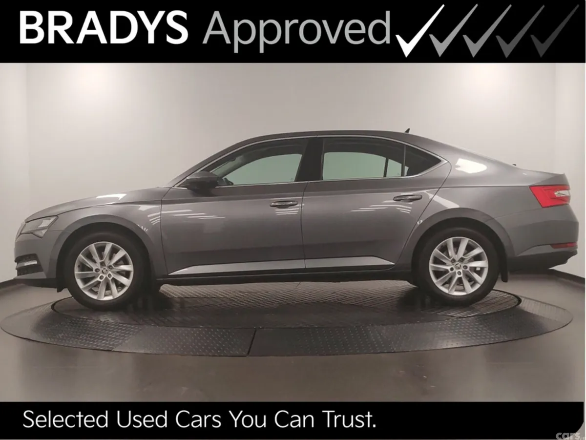 Skoda Superb Hatchback, Diesel, 2023, Grey