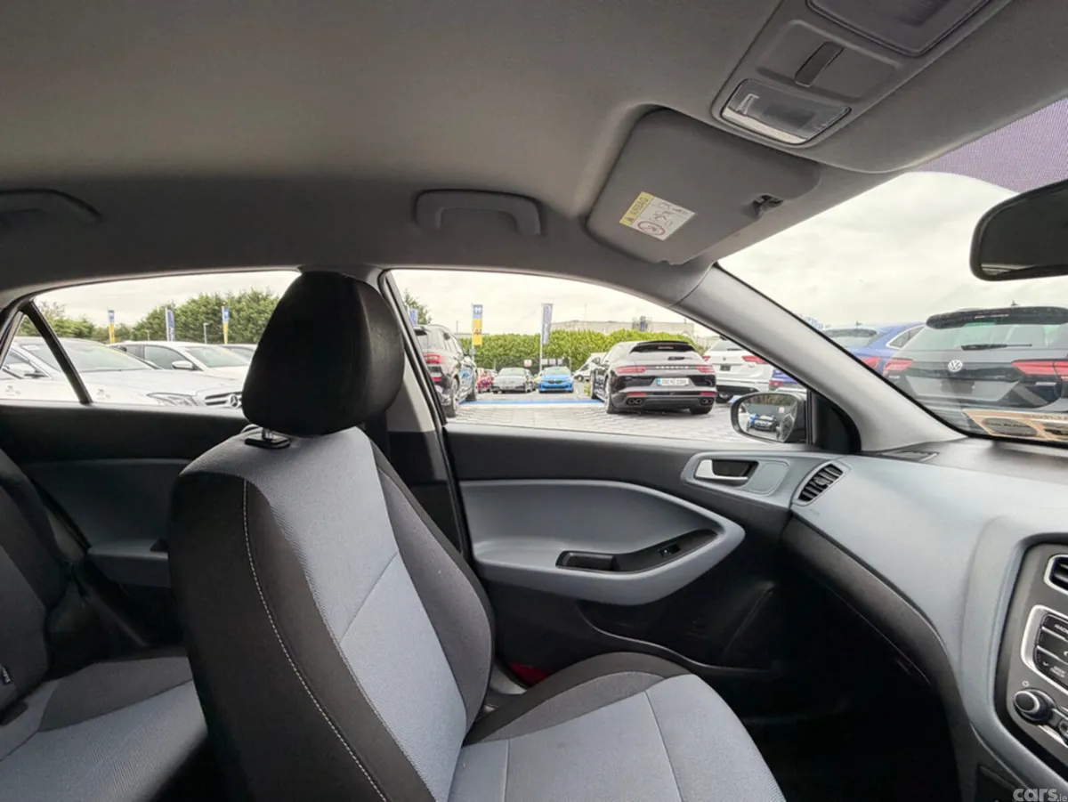 Hyundai i20 Hatchback, Petrol, 2020, Black