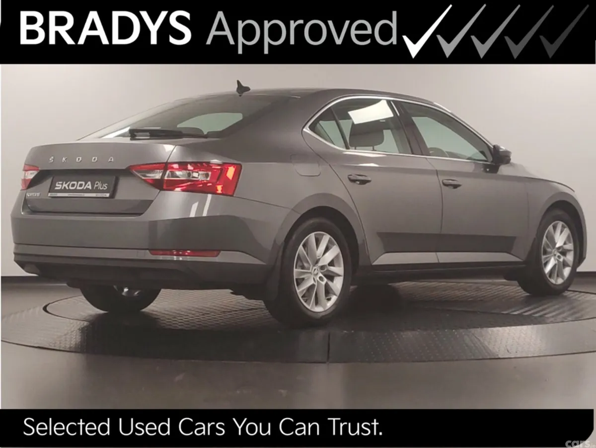 Skoda Superb Hatchback, Diesel, 2023, Grey