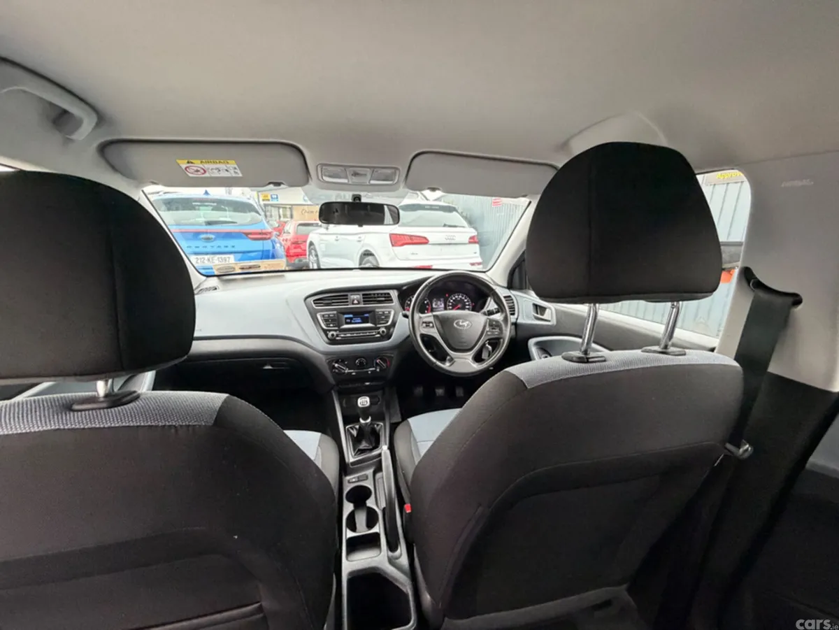 Hyundai i20 Hatchback, Petrol, 2020, Black