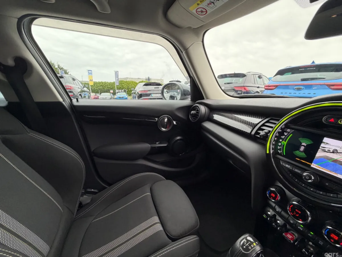 Mini Cooper Hatchback, Diesel, 2019, Silver