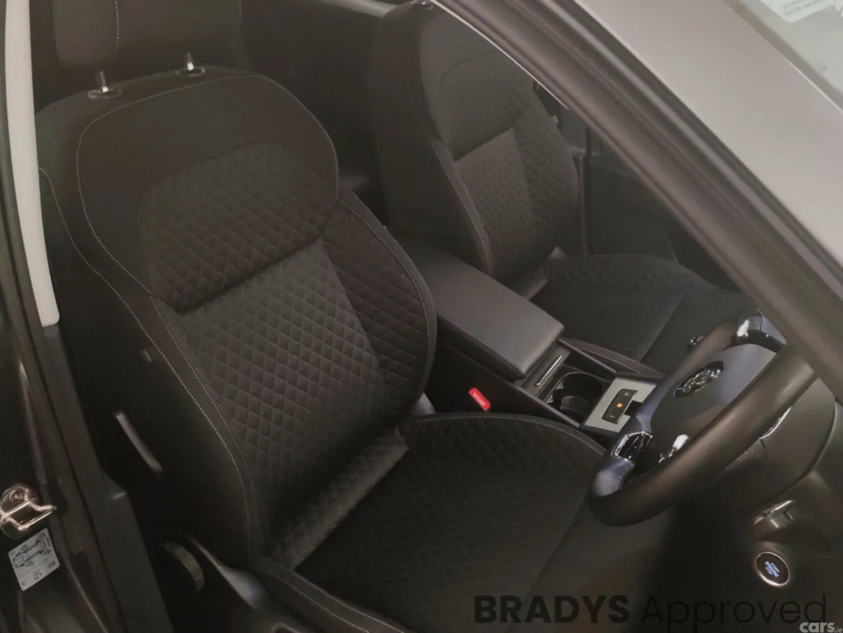 Skoda Superb Hatchback, Diesel, 2023, Grey