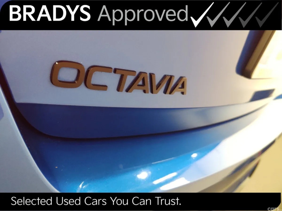 Skoda Octavia Hatchback, Petrol, 2025, Blue