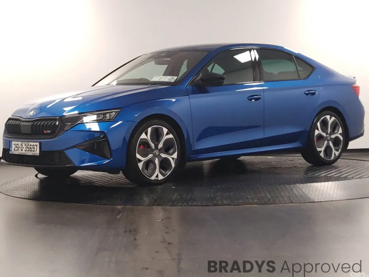 Skoda Octavia Hatchback, Petrol, 2025, Blue