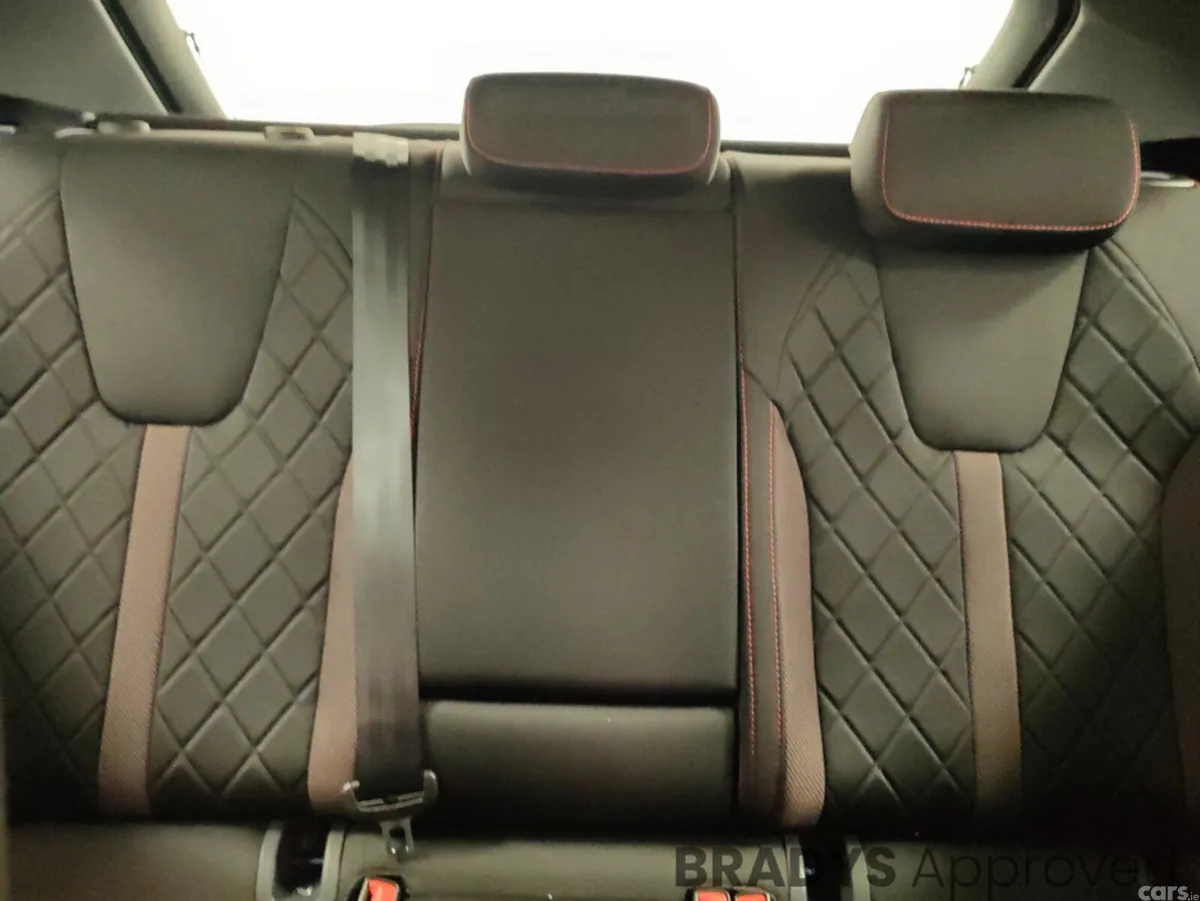 Skoda Octavia Hatchback, Petrol, 2025, Blue