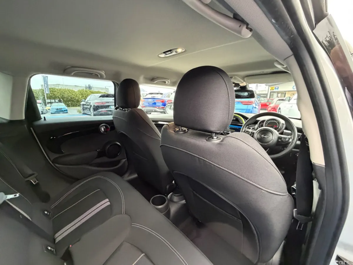 Mini Cooper Hatchback, Diesel, 2019, Silver