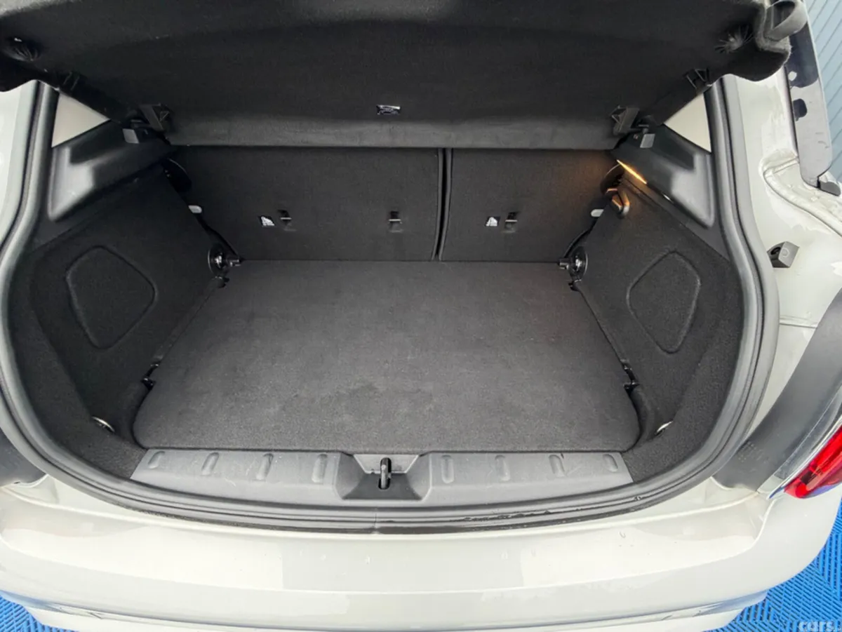 Mini Cooper Hatchback, Diesel, 2019, Silver