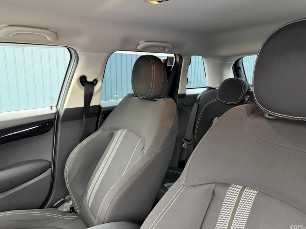 Mini Cooper Hatchback, Diesel, 2019, Silver