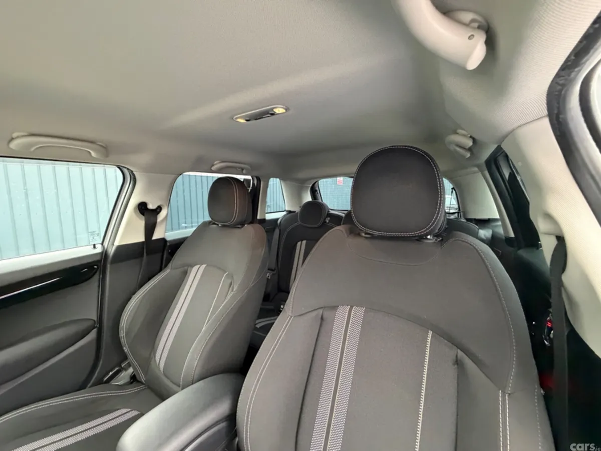 Mini Cooper Hatchback, Diesel, 2019, Silver