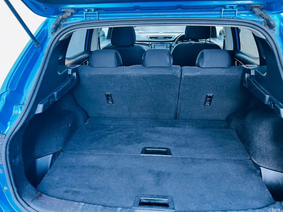 Nissan Qashqai MPV, Petrol, 2017, Blue