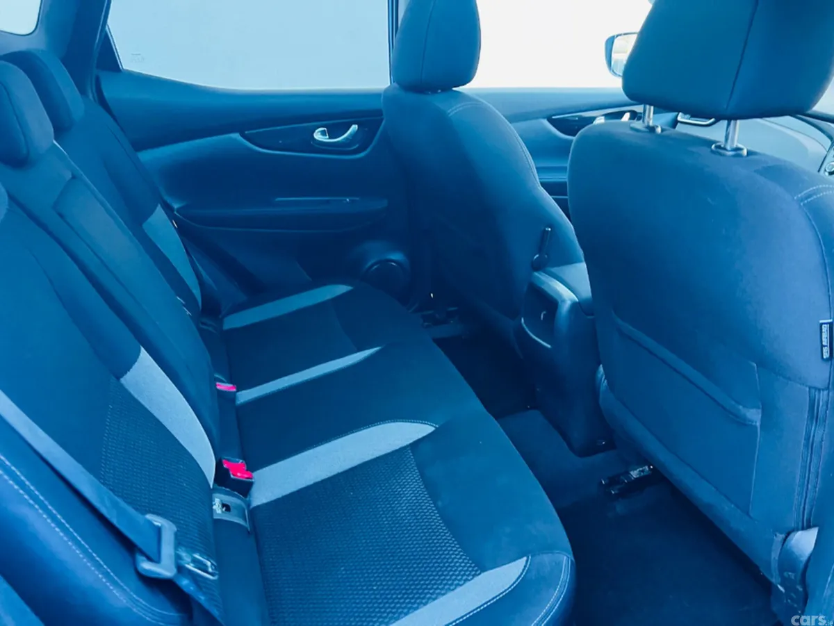 Nissan Qashqai MPV, Petrol, 2017, Blue