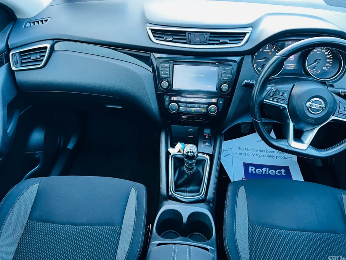 Nissan Qashqai MPV, Petrol, 2017, Blue