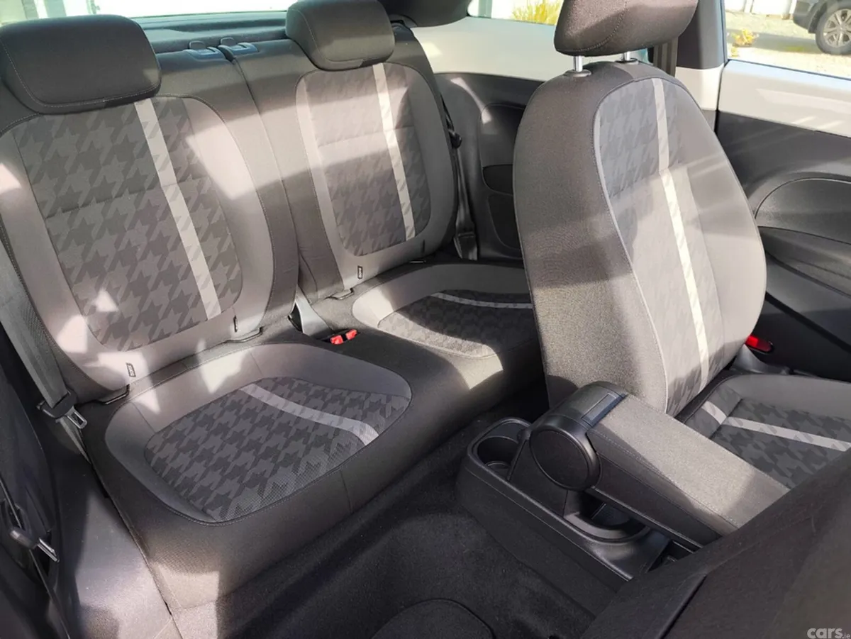 Volkswagen Beetle Hatchback, Petrol, 2018, White