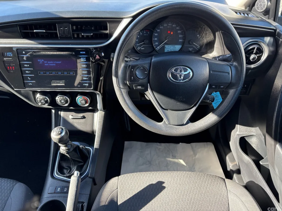 Toyota Corolla Saloon, Diesel, 2018, Grey