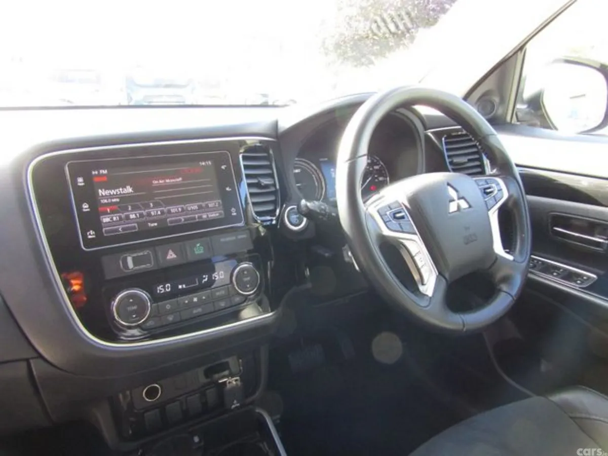 Mitsubishi Outlander Estate, Petrol Plug-in Hybrid, 2017, Black