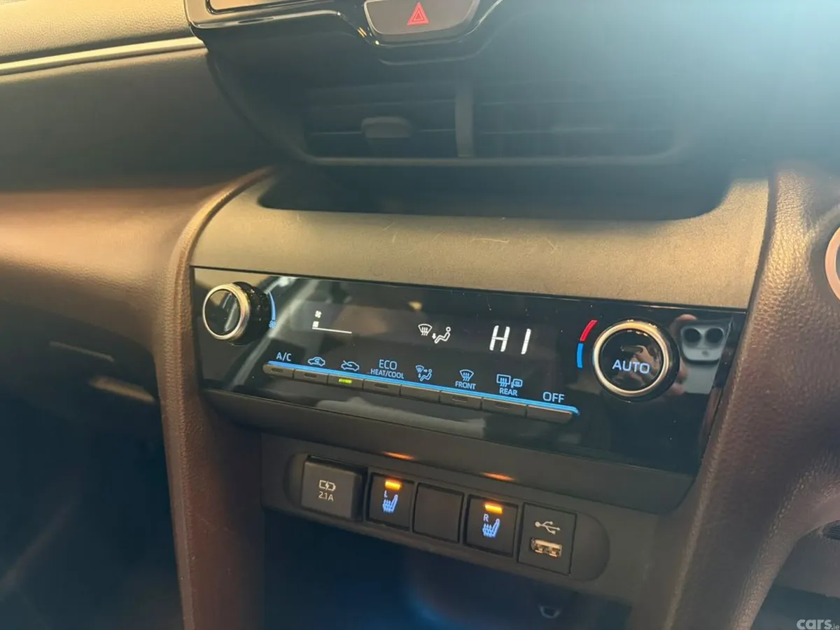 Toyota Yaris Cross Estate, Petrol Hybrid, 2021, Black