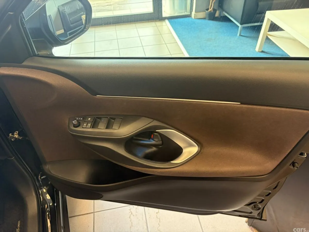 Toyota Yaris Cross Estate, Petrol Hybrid, 2021, Black