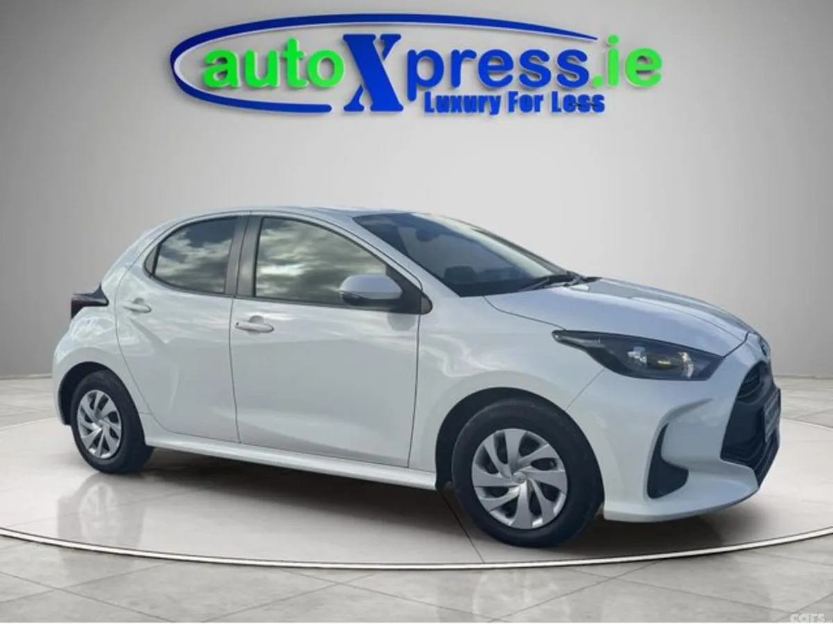 Toyota Yaris Hatchback, Petrol Hybrid, 2021, White