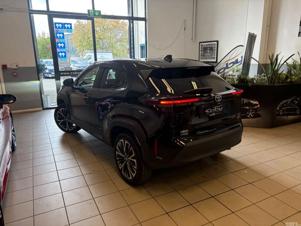 Toyota Yaris Cross Estate, Petrol Hybrid, 2021, Black