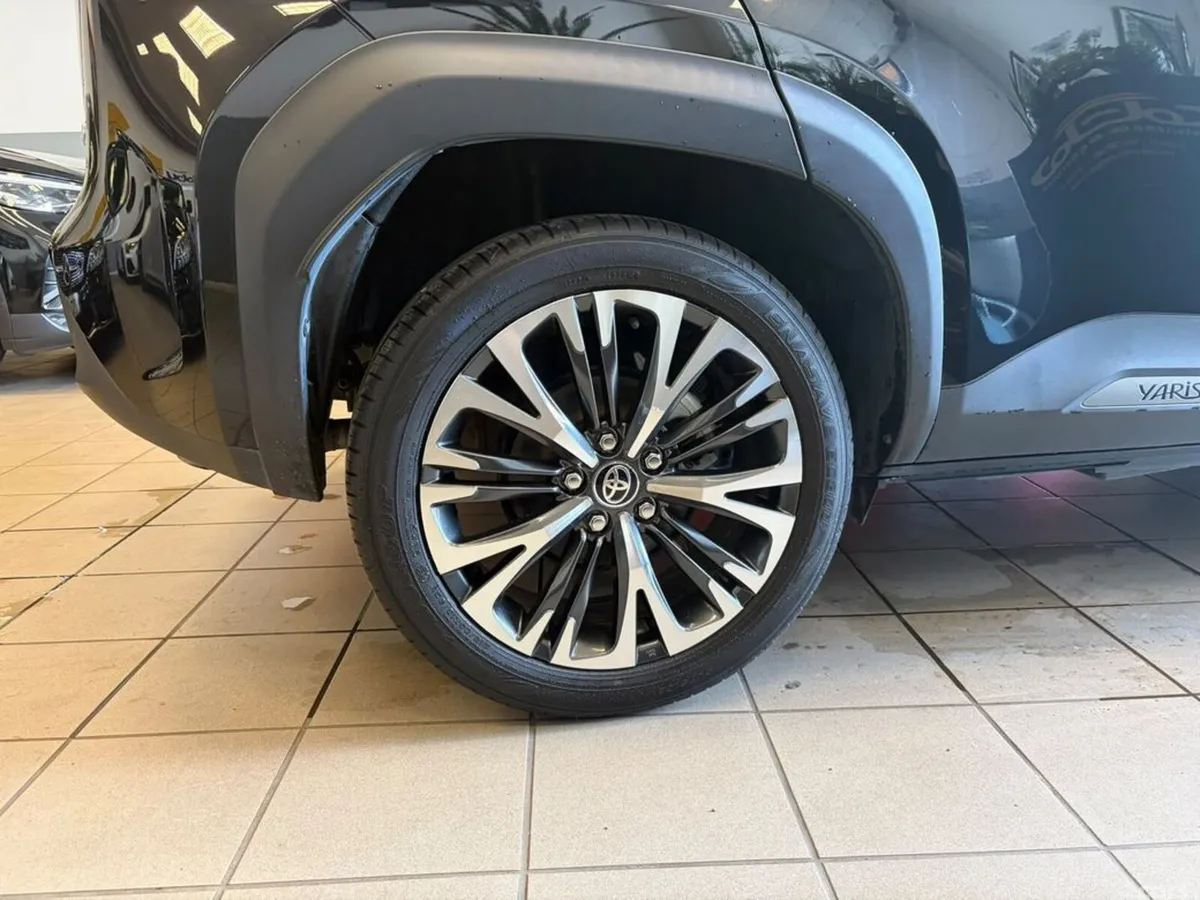 Toyota Yaris Cross Estate, Petrol Hybrid, 2021, Black