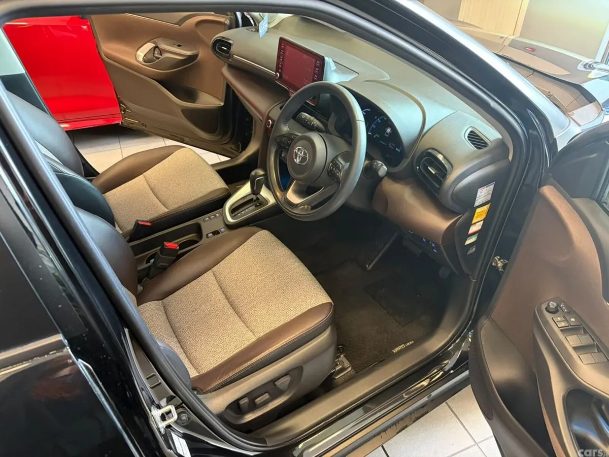 Toyota Yaris Cross Estate, Petrol Hybrid, 2021, Black