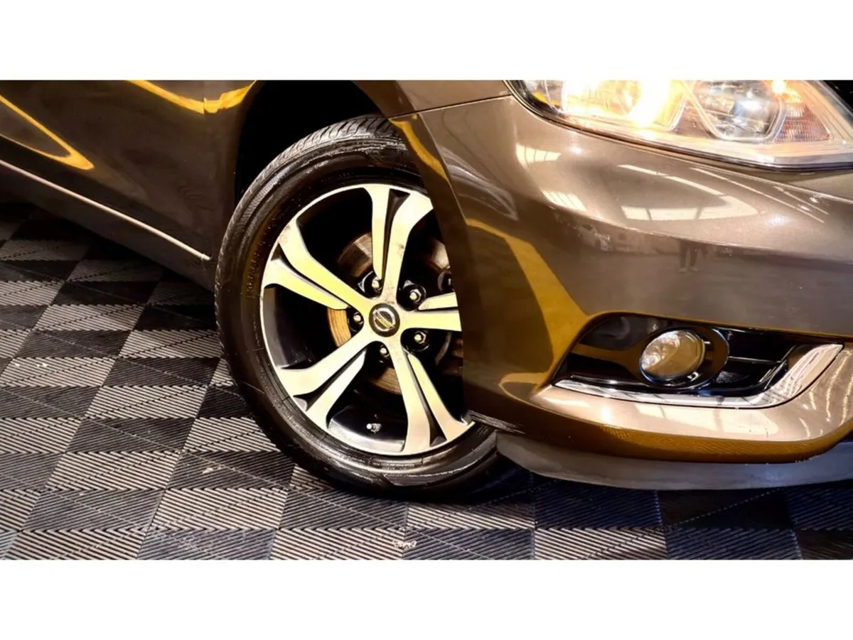 Nissan Pulsar Hatchback, Petrol, 2015, Brown