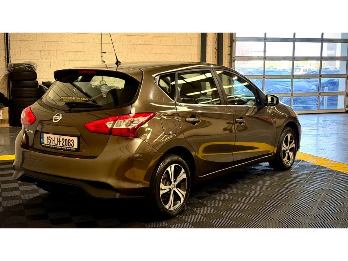 Nissan Pulsar Hatchback, Petrol, 2015, Brown
