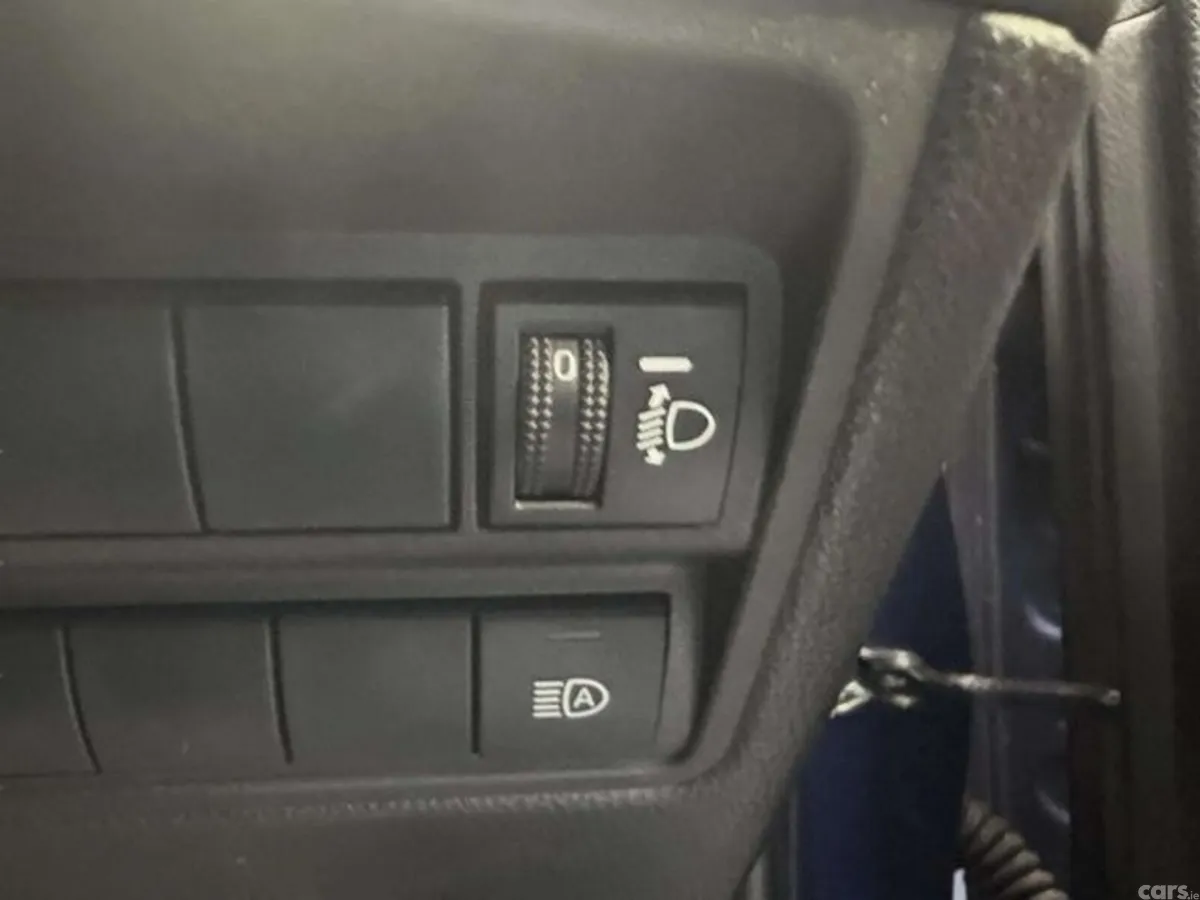 Toyota Yaris Hatchback, Petrol Hybrid, 2021, White