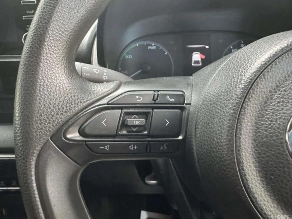 Toyota Yaris Hatchback, Petrol Hybrid, 2021, White