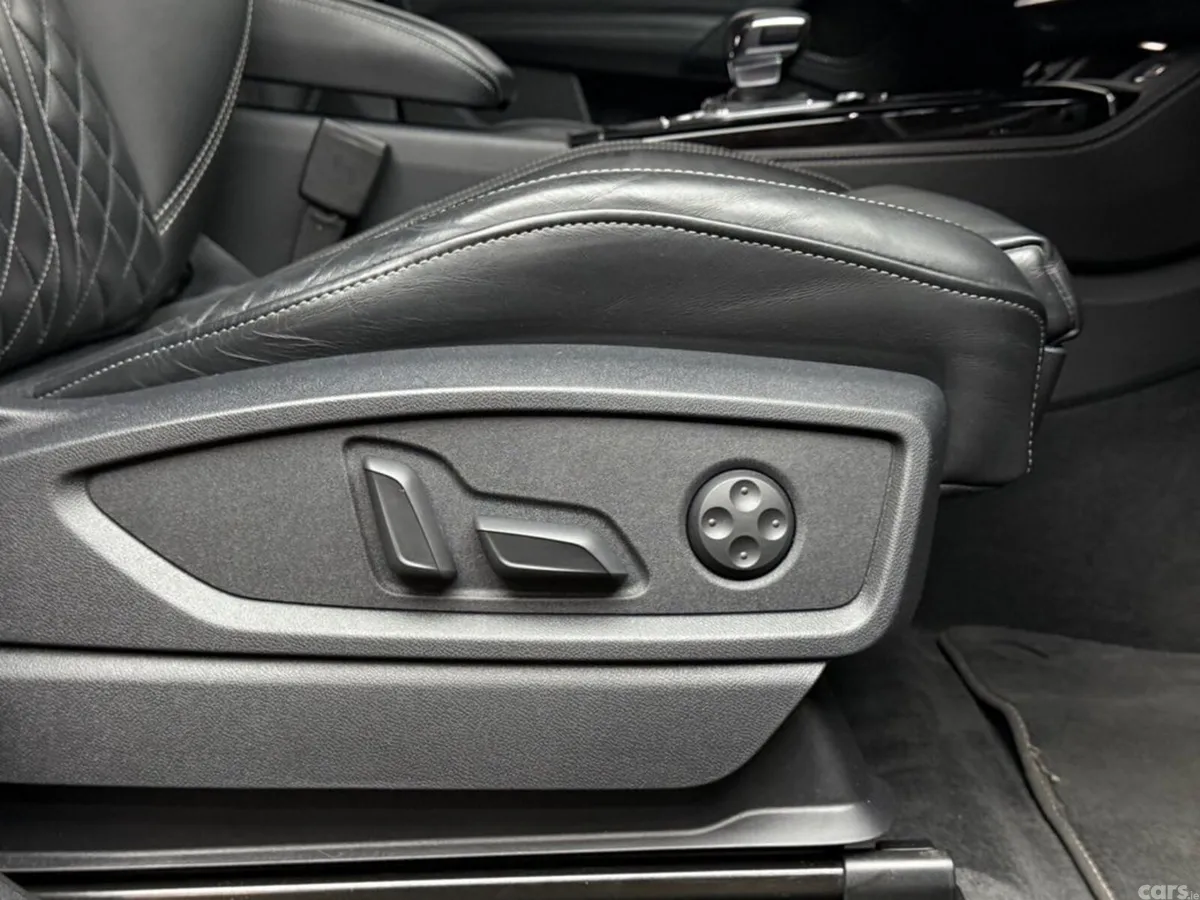Audi Q5 SUV, Petrol Plug-in Hybrid, 2023, Black