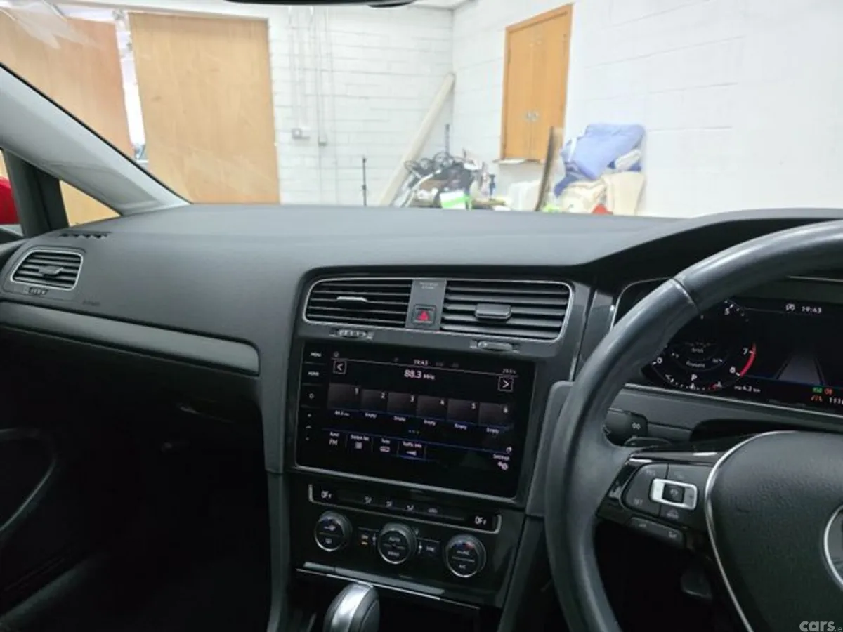 Volkswagen Golf Hatchback, Petrol, 2018, Red