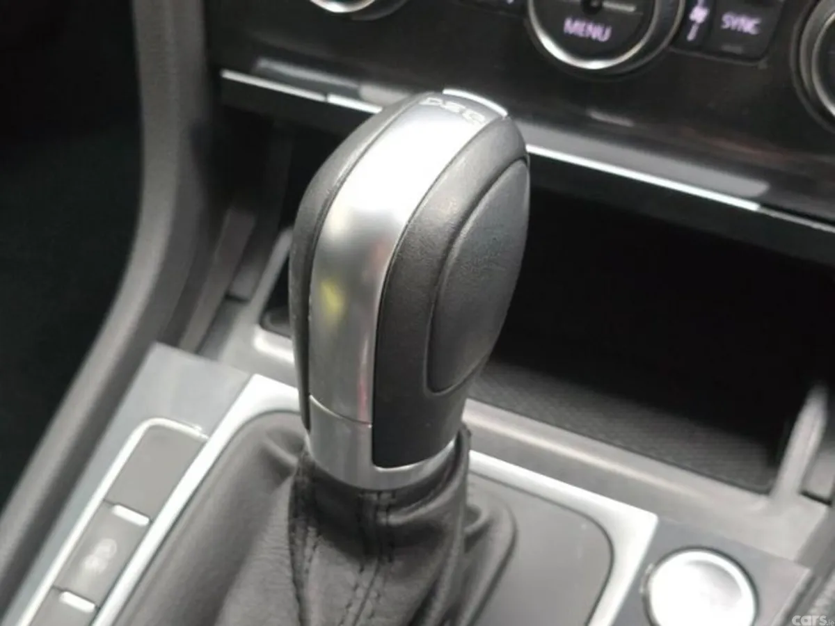 Volkswagen Golf Hatchback, Petrol, 2018, Red