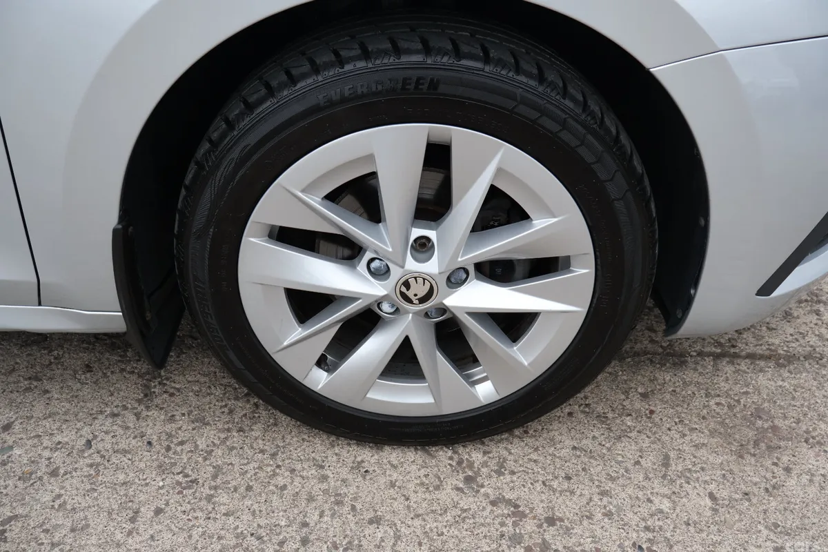 Skoda Octavia Saloon, Diesel, 2022, Grey