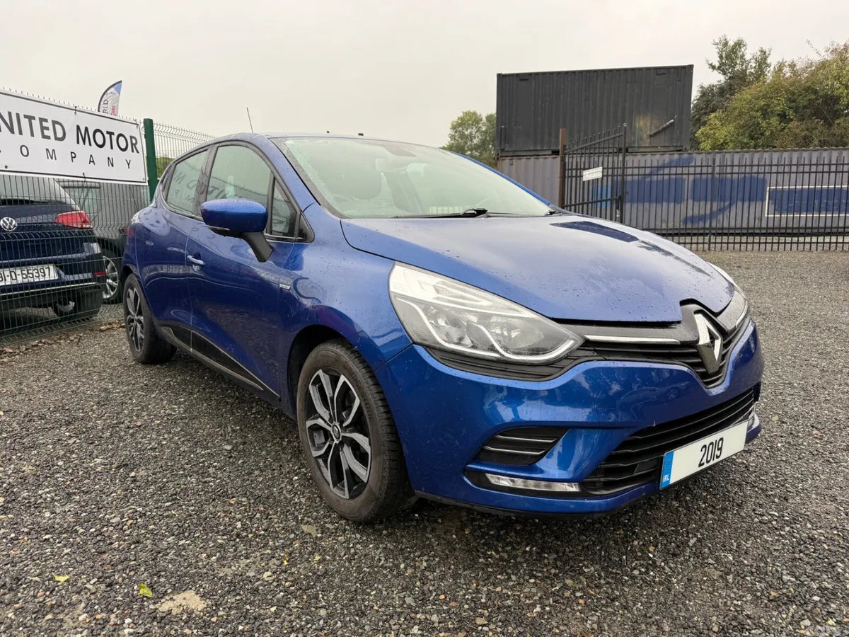 Renault Clio Hatchback, Petrol, 2019, Blue