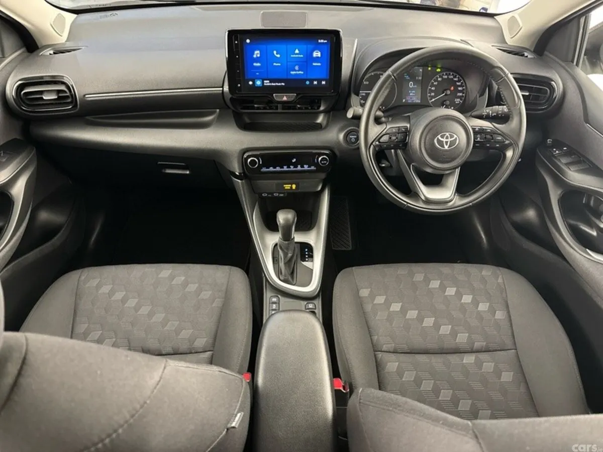 Toyota Yaris Hatchback, Petrol Hybrid, 2024, Bronze