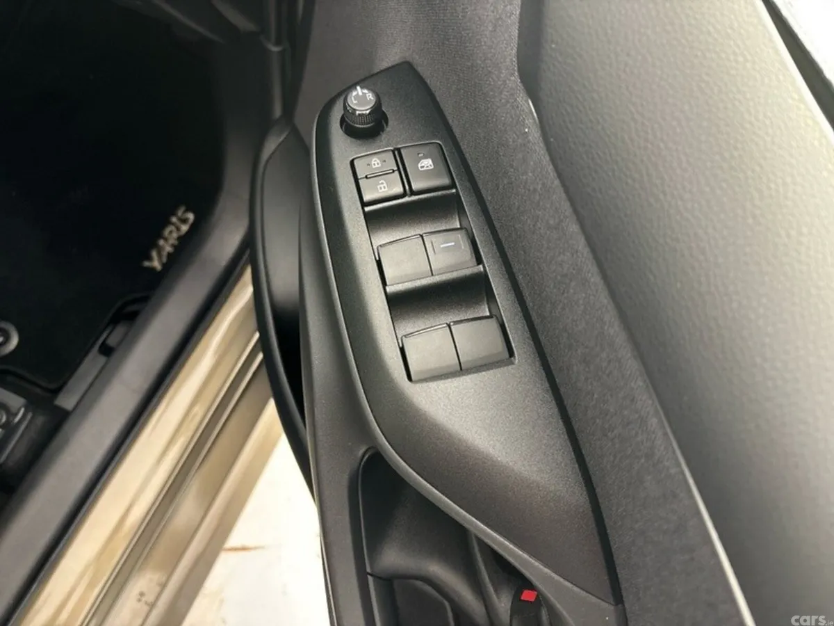 Toyota Yaris Hatchback, Petrol Hybrid, 2024, Bronze