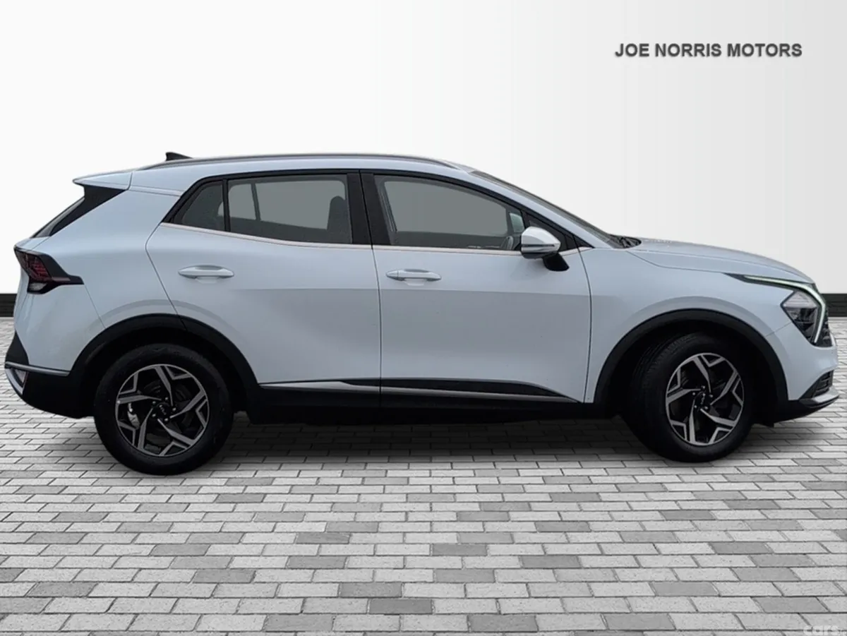 Kia Sportage MPV, Diesel, 2024, White