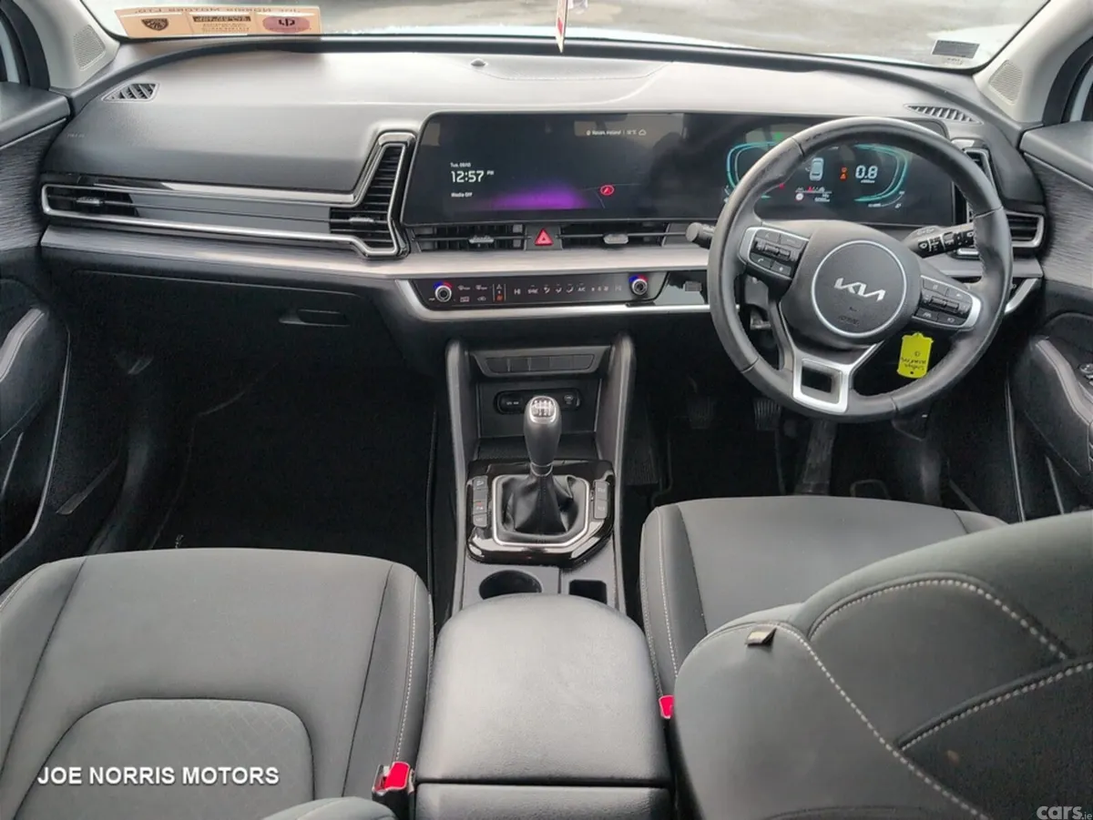 Kia Sportage MPV, Diesel, 2024, White