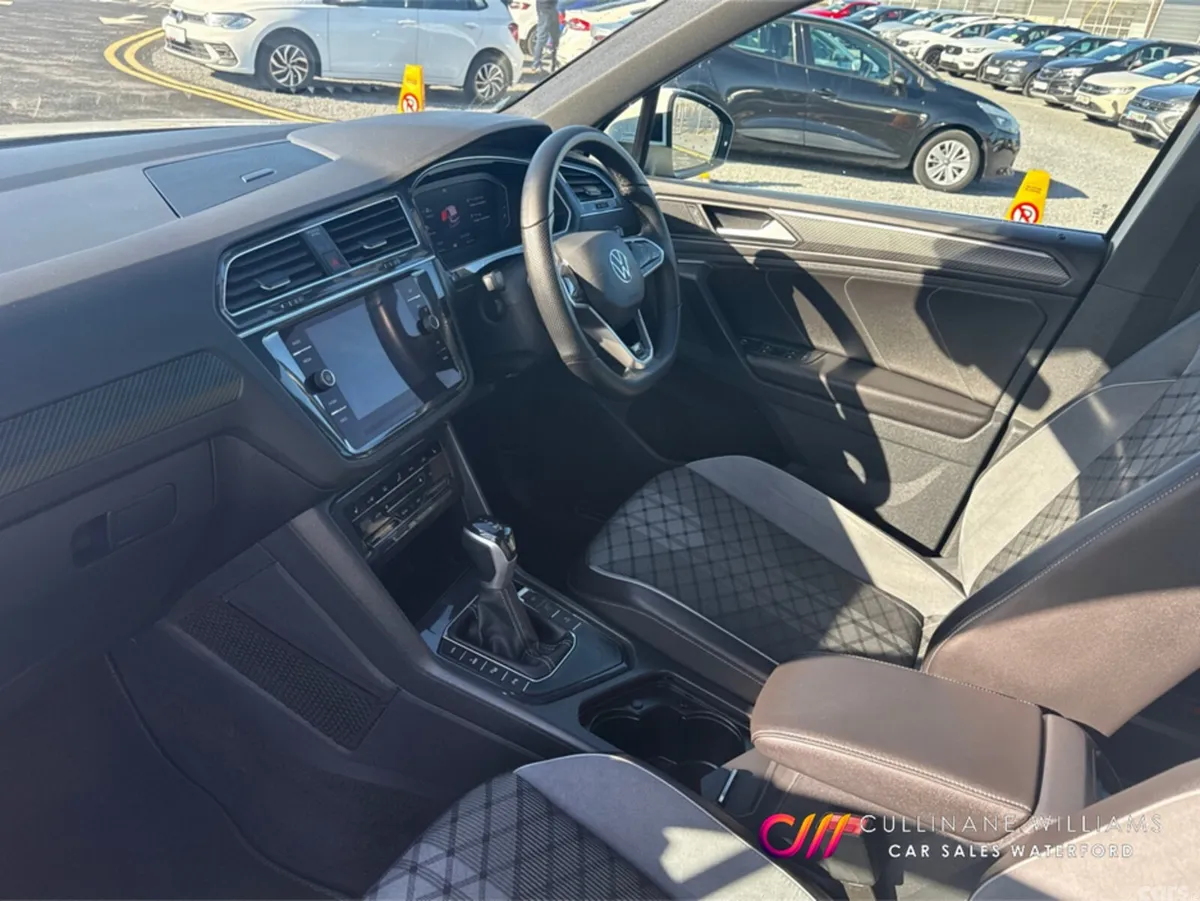 Volkswagen Tiguan SUV, Petrol Plug-in Hybrid, 2023, White