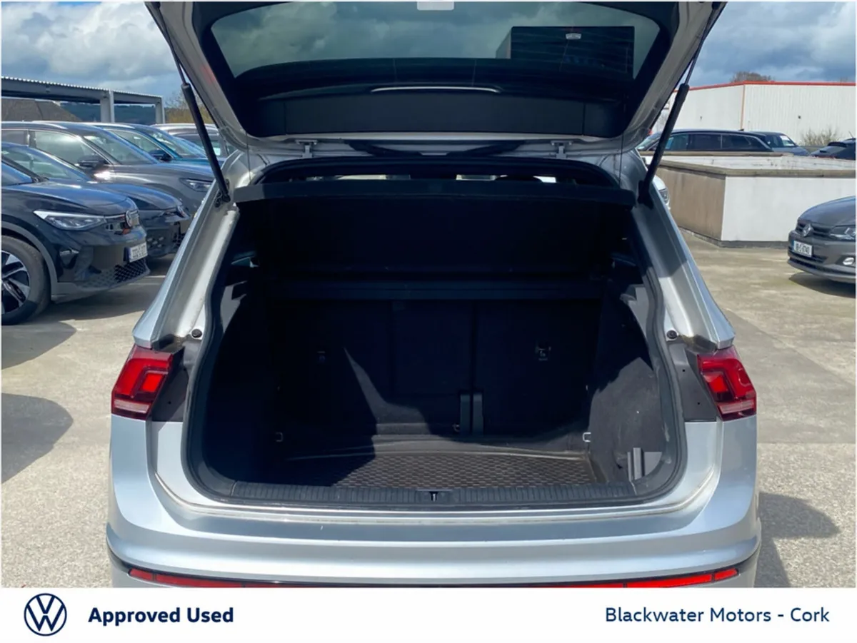Volkswagen Tiguan Hatchback, Diesel, 2023, Grey