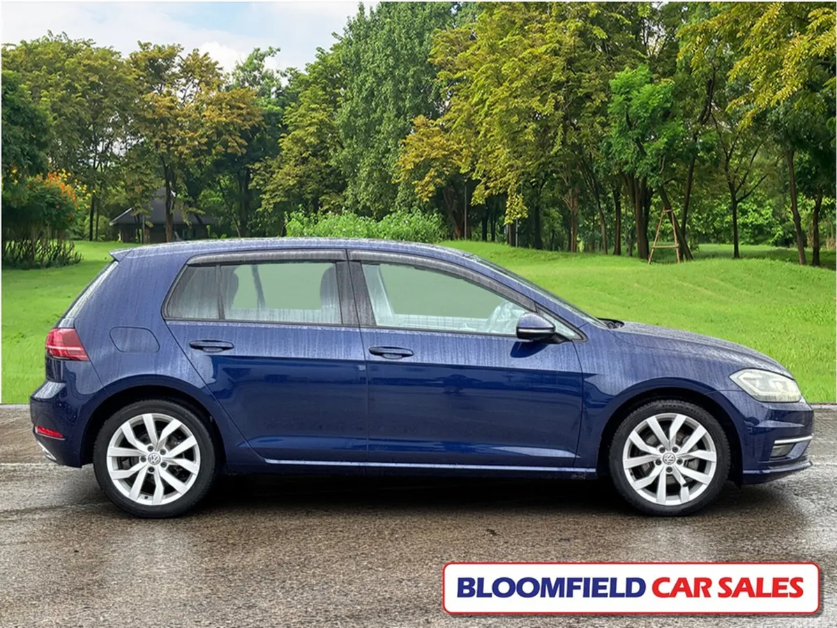 Volkswagen Golf Hatchback, Petrol, 2017, Blue