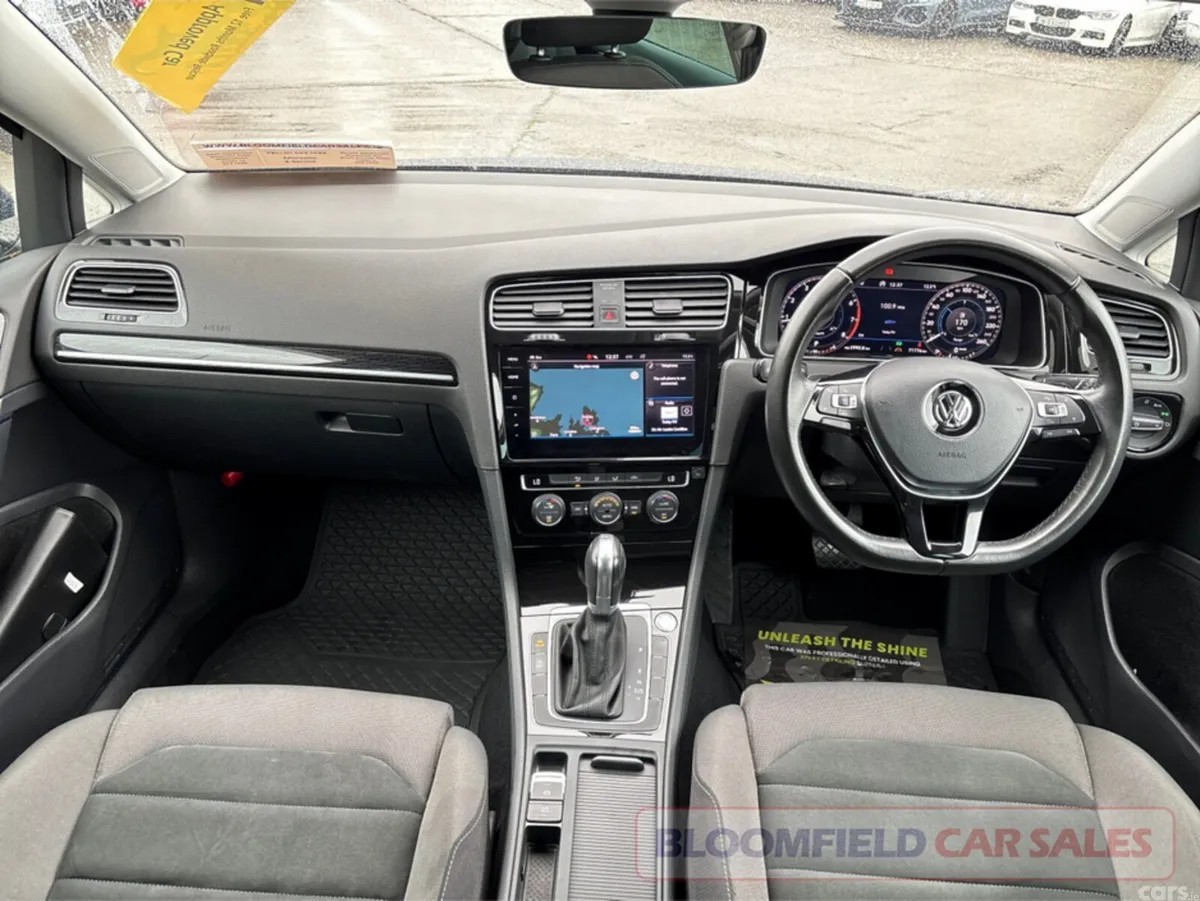 Volkswagen Golf Hatchback, Petrol, 2017, Blue