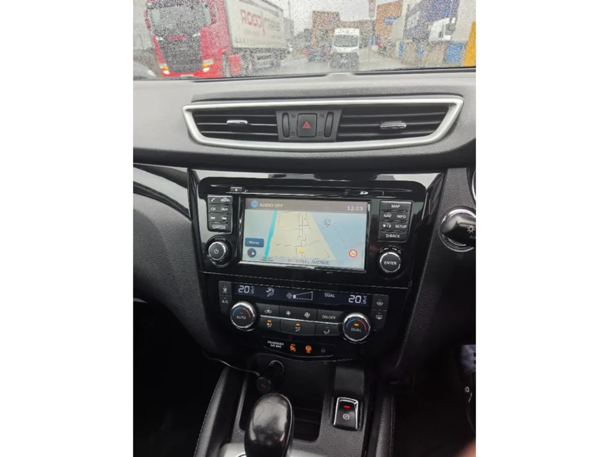 Nissan Qashqai MPV, Diesel, 2015, White