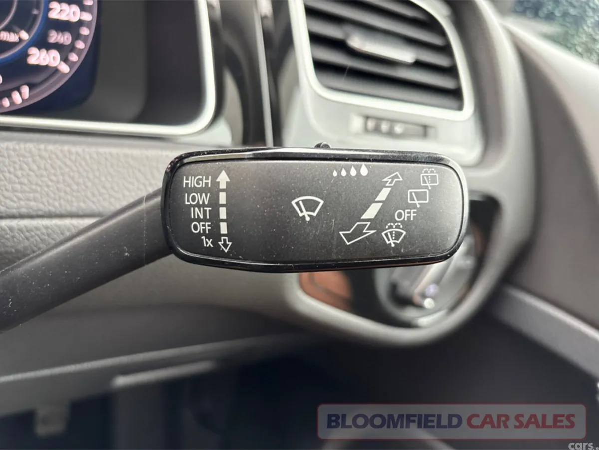 Volkswagen Golf Hatchback, Petrol, 2017, Blue