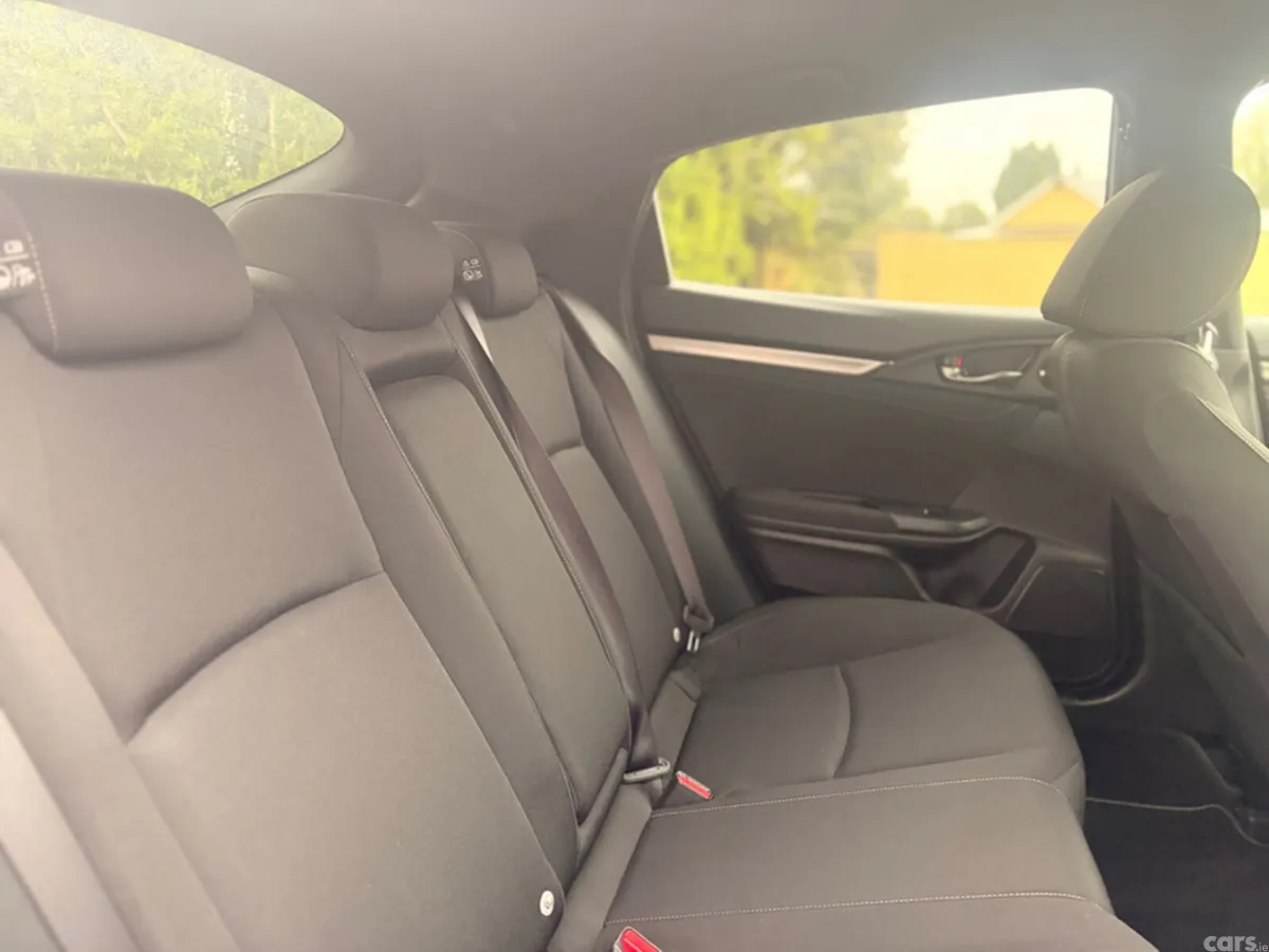 Honda Civic Hatchback, Diesel, 2021, Grey