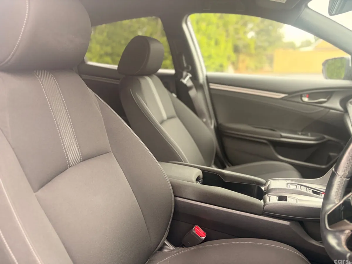 Honda Civic Hatchback, Diesel, 2021, Grey