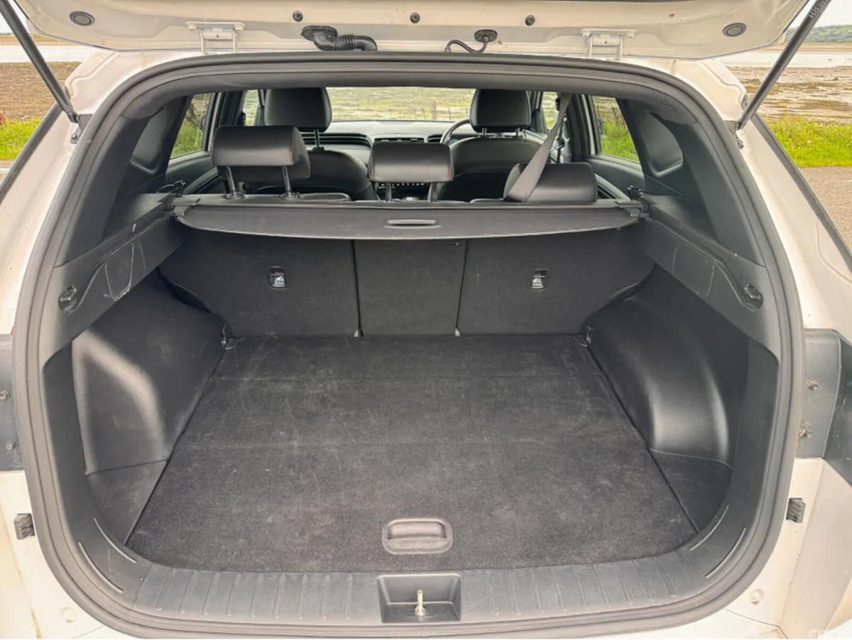 Hyundai Tucson MPV, Petrol Plug-in Hybrid, 2024, White