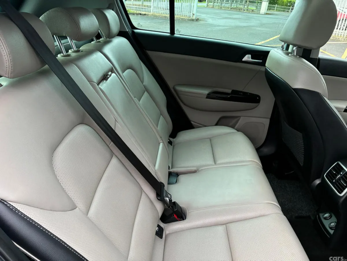 Kia Sportage MPV, Diesel Hybrid, 2021, Grey