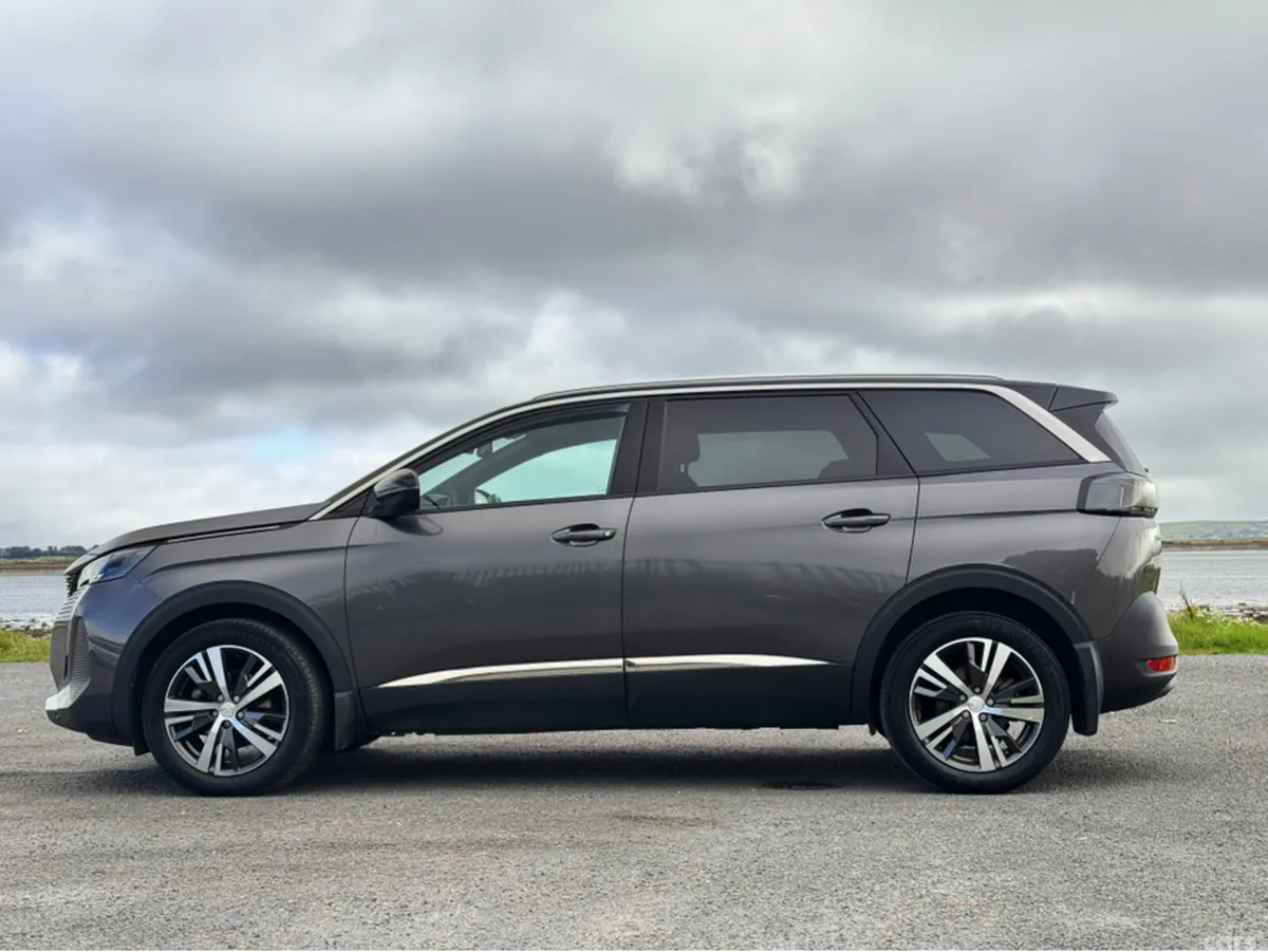Peugeot 5008 MPV, Diesel, 2024, Grey